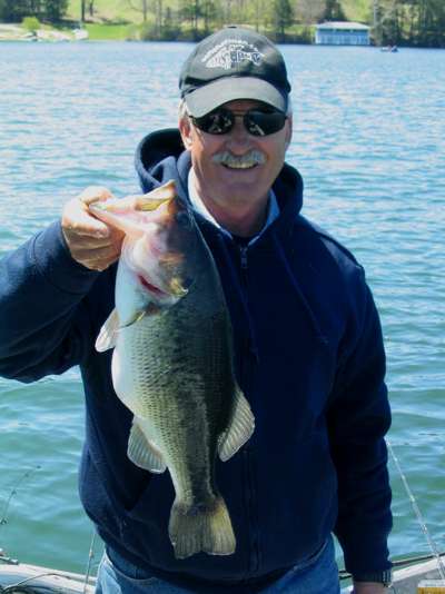 Jim 'Jimfish' Boyne, with a very fat prespawn LM on the dropshot.